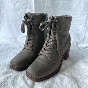 Crown Vintage Lace Up Ankle Boots